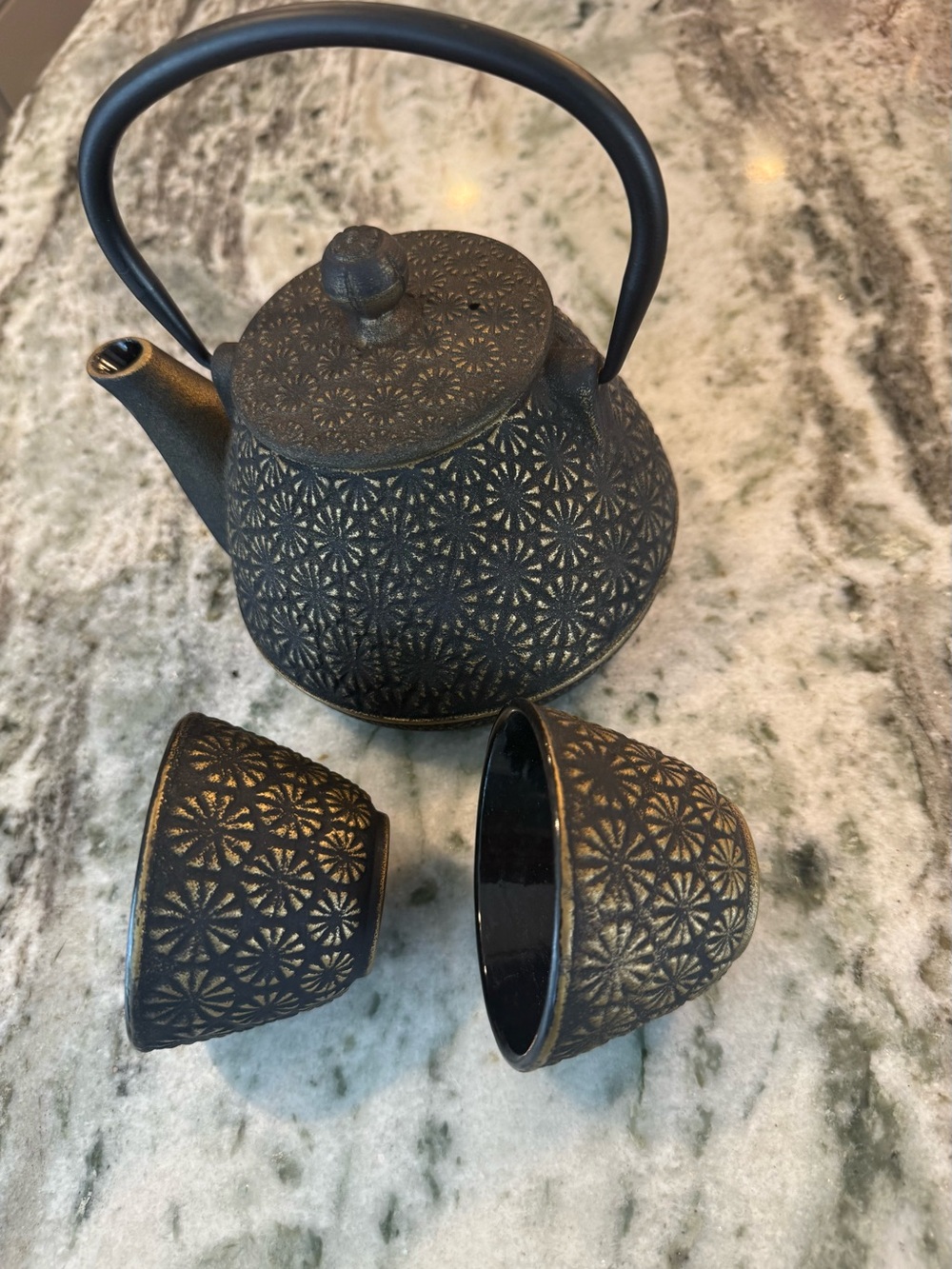 World Market Hanabi Cast Iron Tea Set Teapot Infuser 2 Cups Black Gold